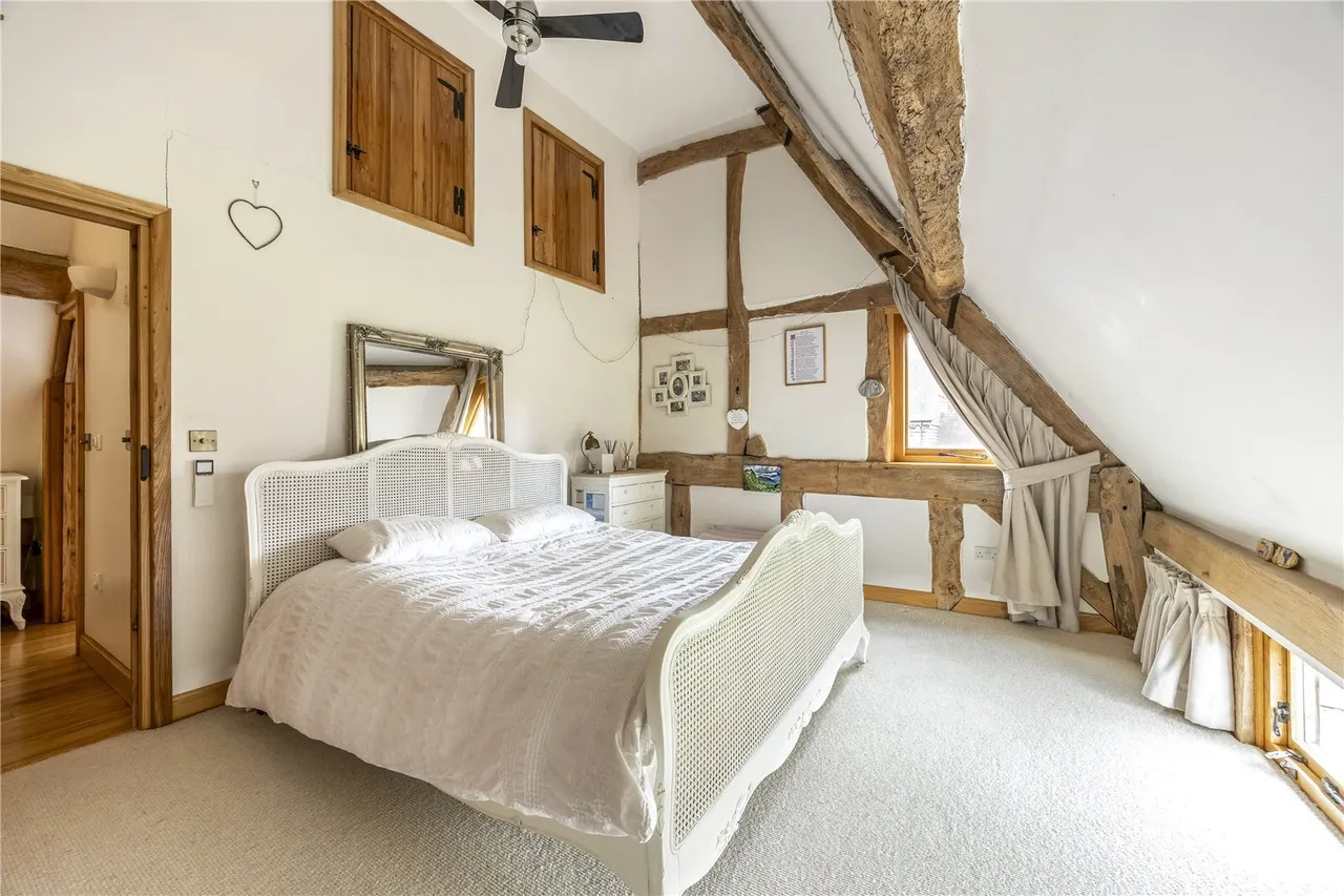 Dean Lane, Stoke Orchard, GL52, photo 19
