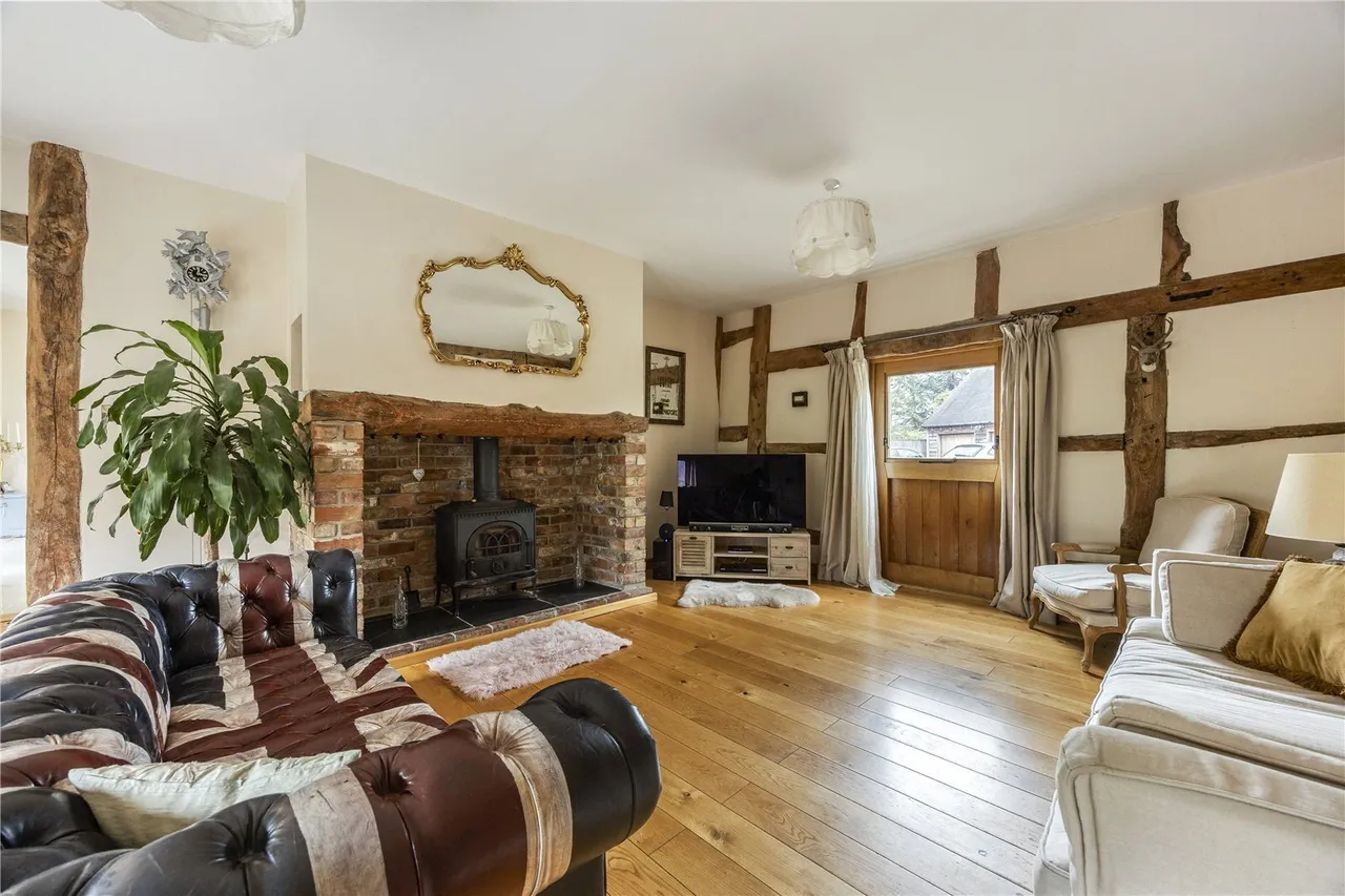Dean Lane, Stoke Orchard, GL52, photo 5