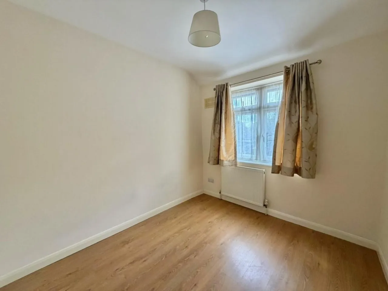 Lansbury Drive, Hayes, UB4, photo 6