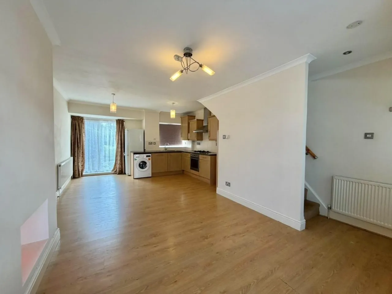 Lansbury Drive, Hayes, UB4, photo 2
