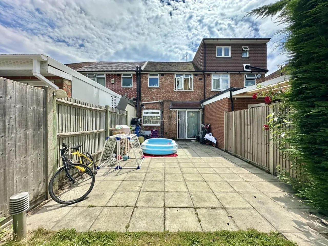 Lansbury Drive, Hayes, UB4, photo 14