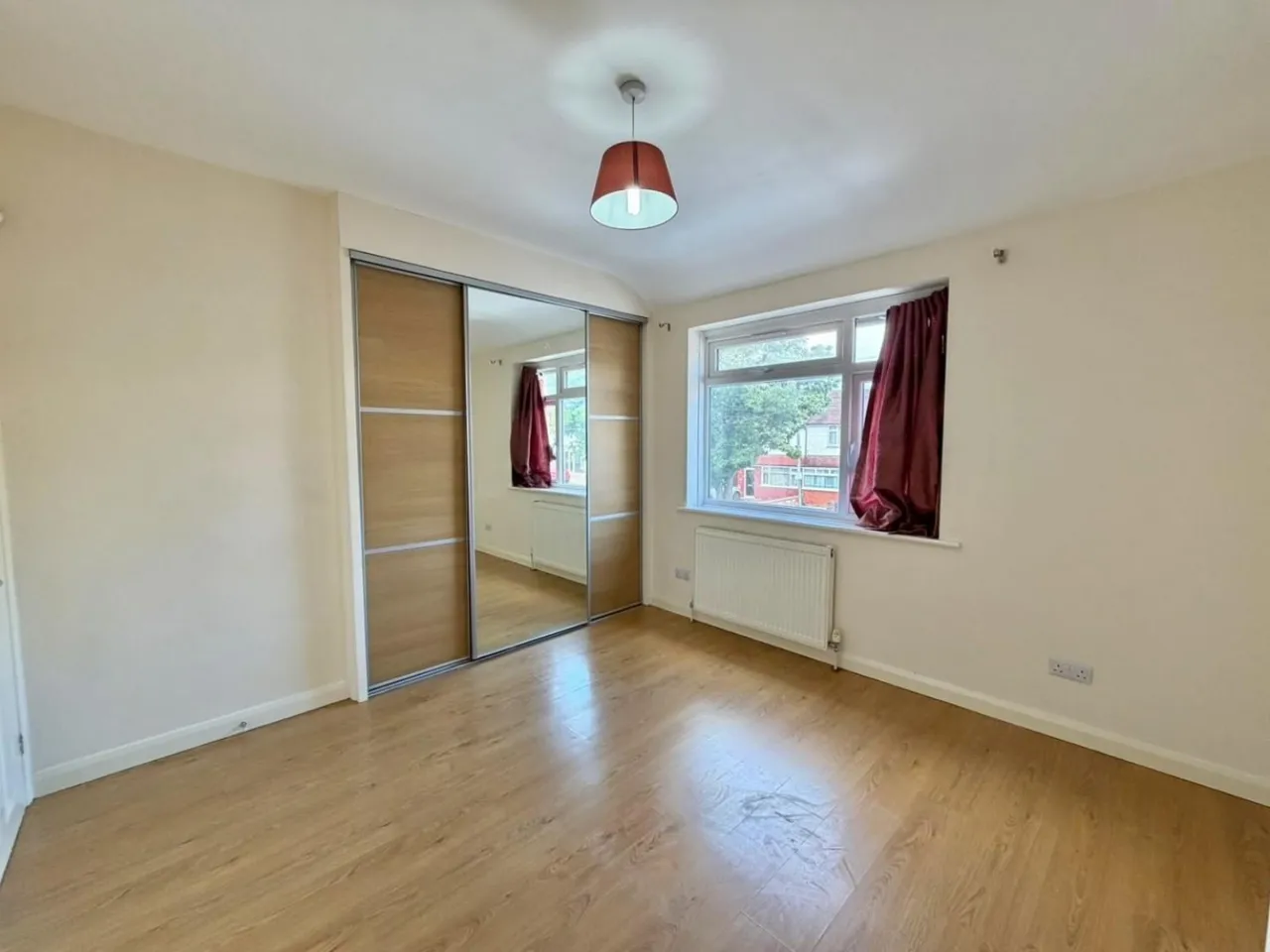 Lansbury Drive, Hayes, UB4, photo 5