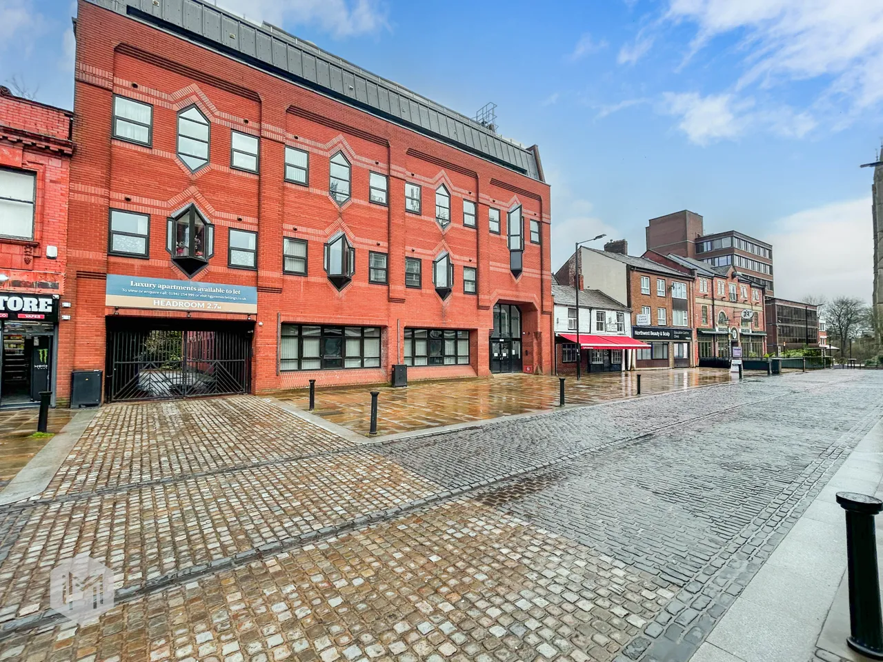 1 bed flat for sale — Stone Cross House 21-27 Churchgate, Bolton, BL1 1HU