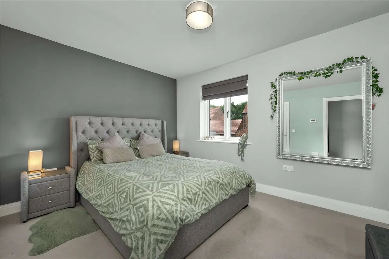 Nightingale Avenue, Ottershaw, Chertsey, Surrey, KT16 0SA, photo 7