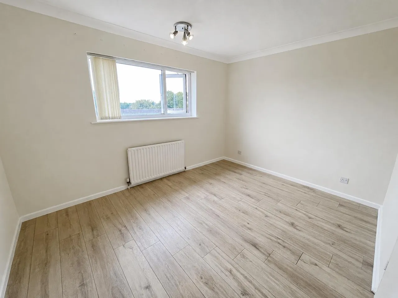 Lakeland Drive, LOWESTOFT, photo 11