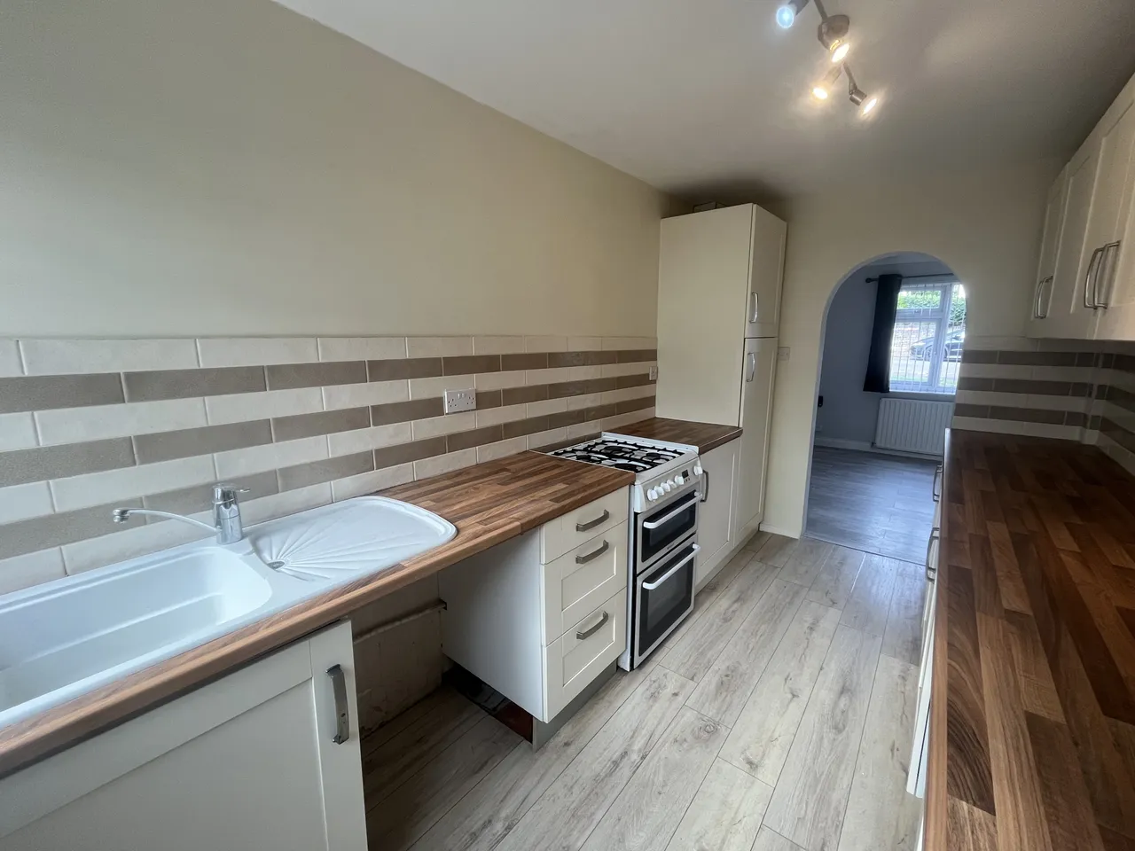 Lakeland Drive, LOWESTOFT, photo 8