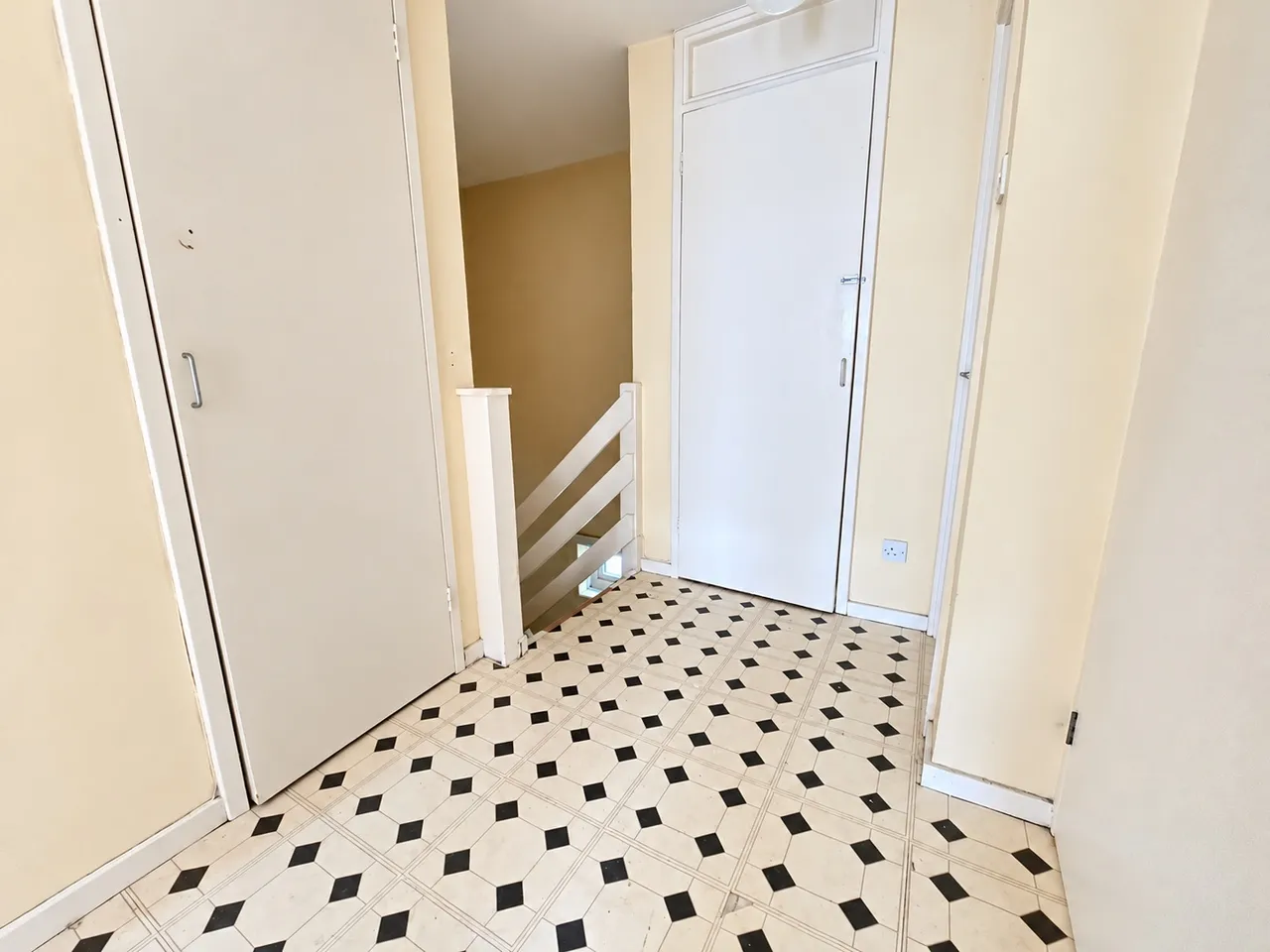 Erskine Crescent, London, N17, photo 11