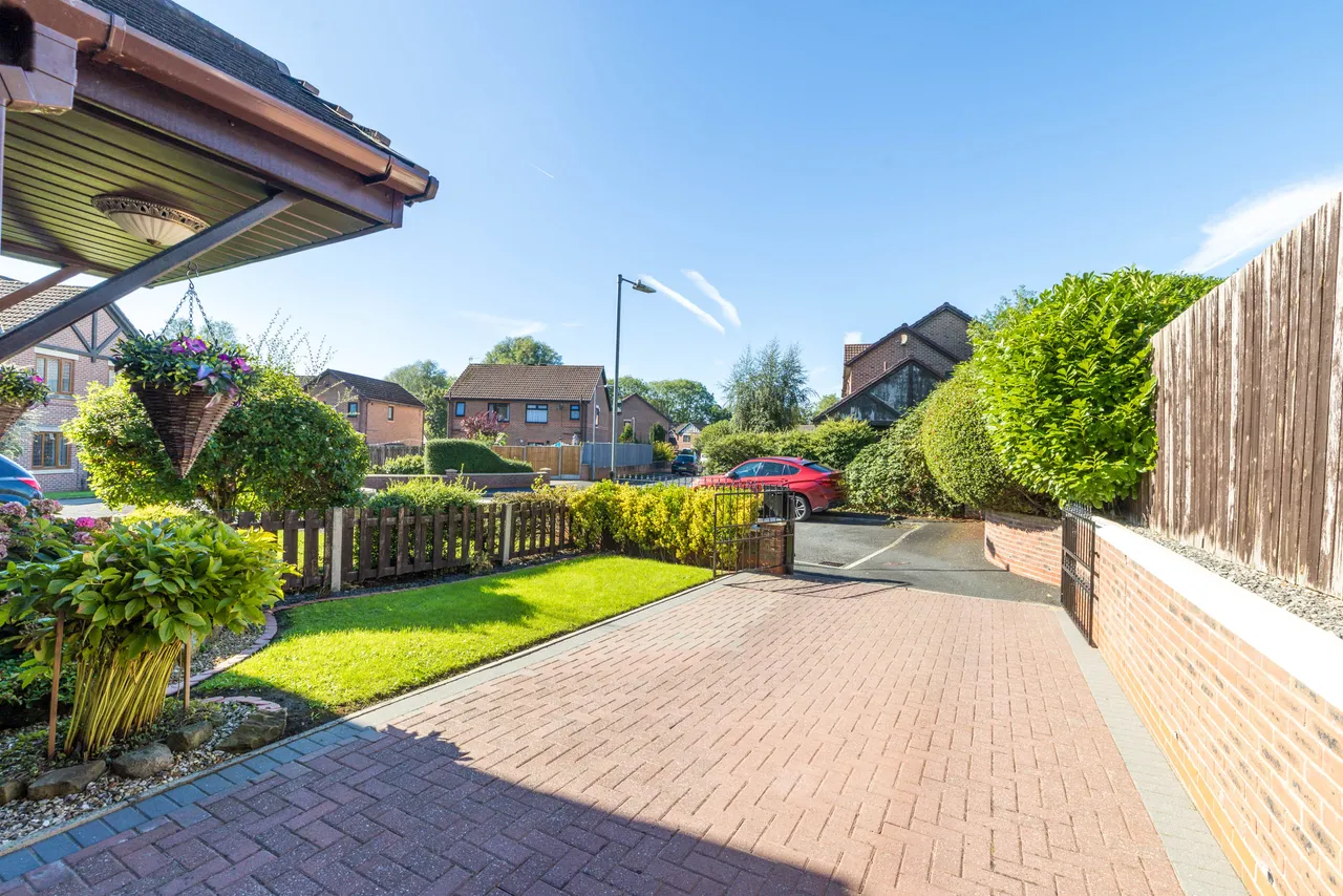 Hazeldene, Westhoughton, BL5, photo 17