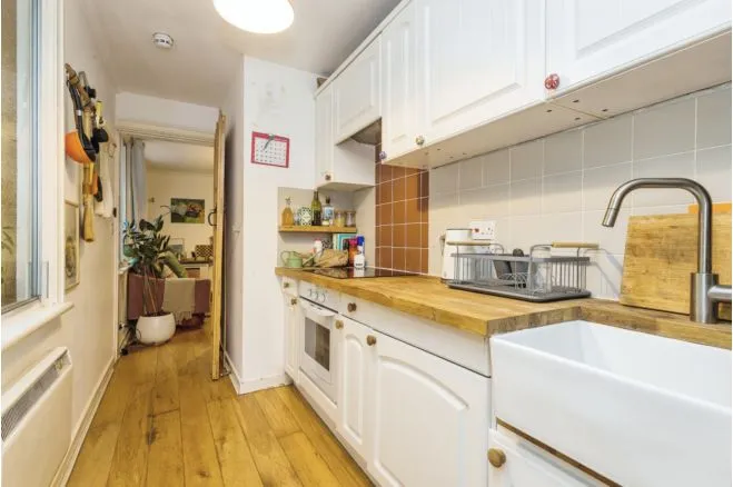 Portsmouth Road, Guildford, GU2, photo 6