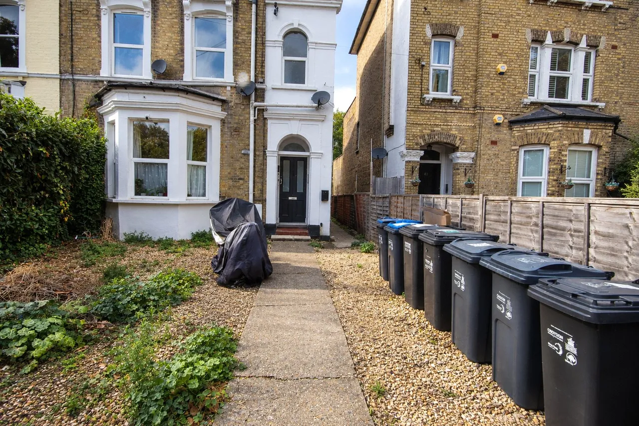 1 bed flat to rent, Woodside Green, London, SE25