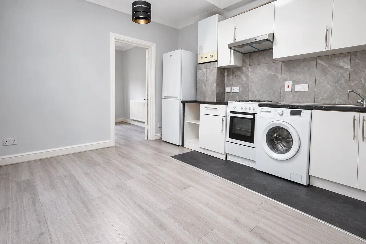 Woodside Green, London, SE25, photo 3
