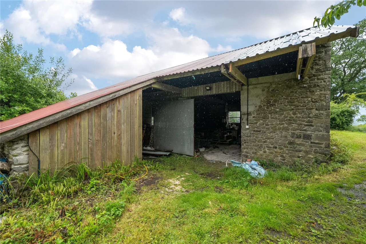 Llandovery, Carmarthenshire, SA20 0YR, photo 30
