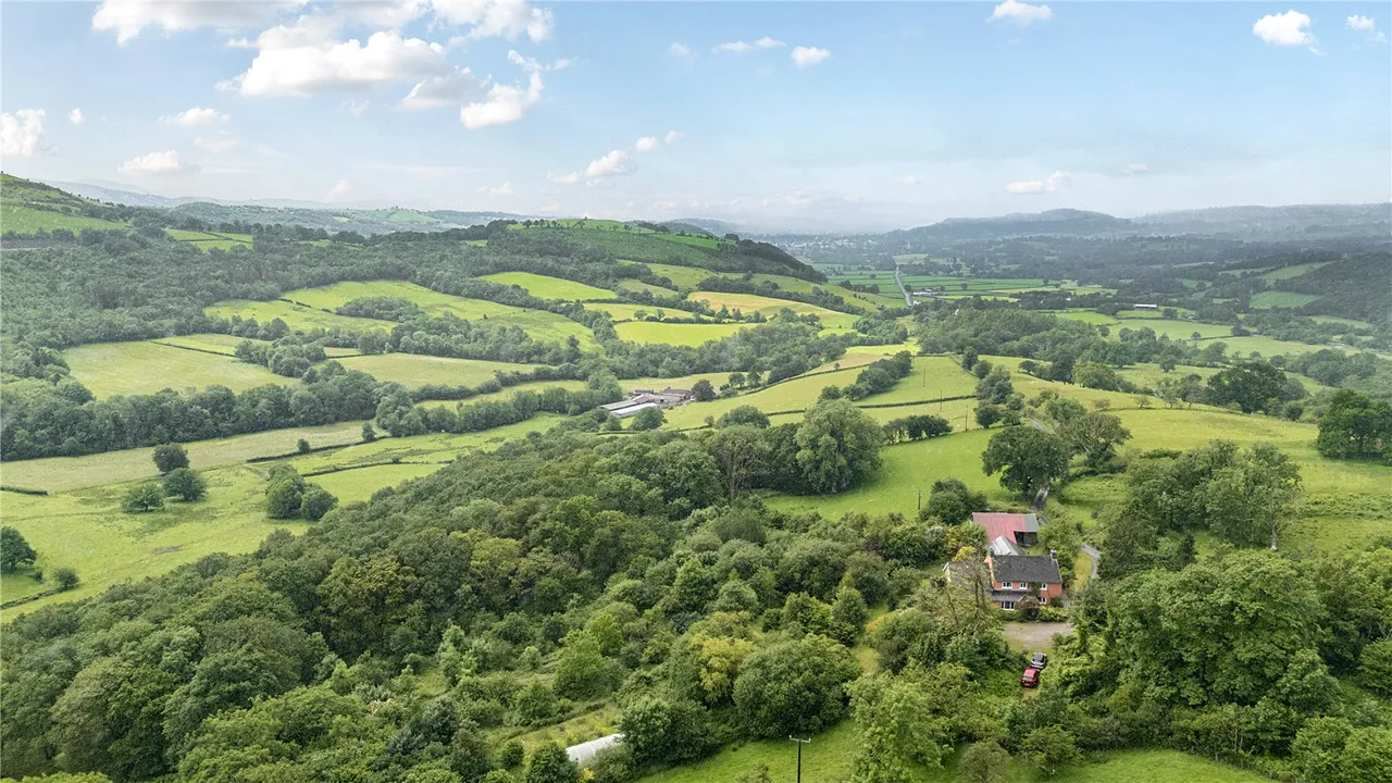 Llandovery, Carmarthenshire, SA20 0YR, photo 23