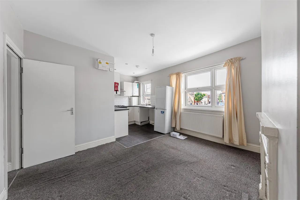 For SaleMitcham Lane, Streatham, photo 3