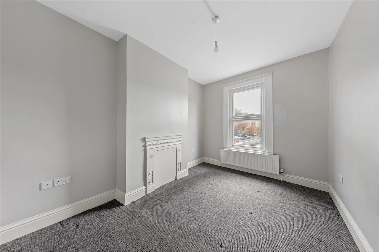 For SaleMitcham Lane, Streatham, photo 2