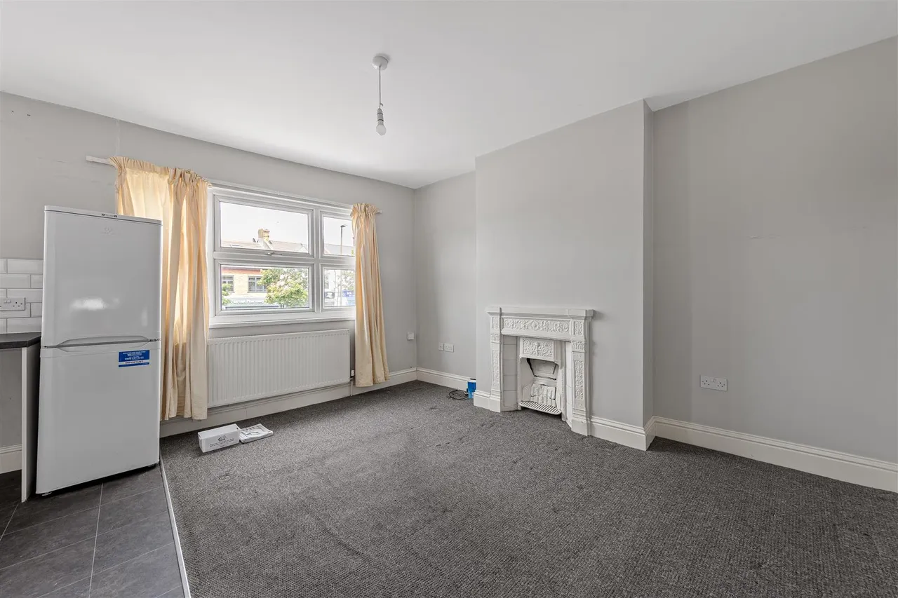 For SaleMitcham Lane, Streatham, photo 7