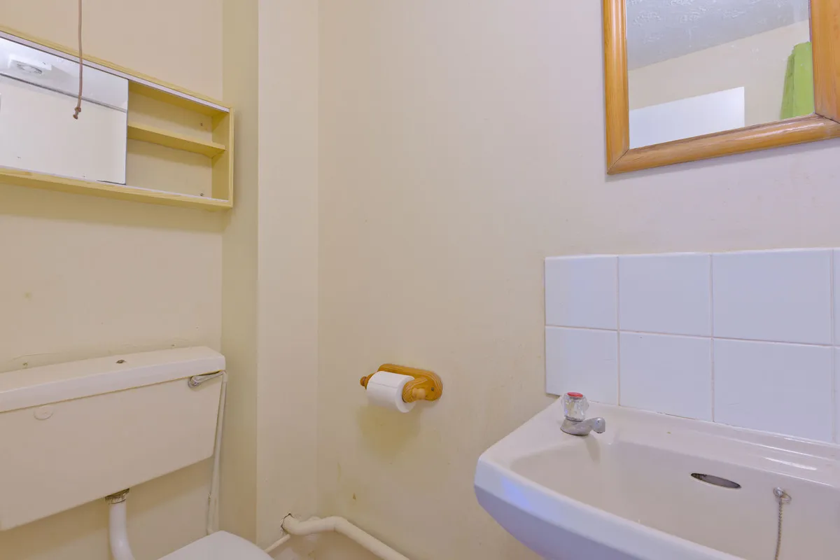 Luther King Close, London, E17, photo 6