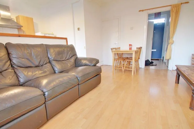 Crosby Row, London SE1 3PT, photo 2