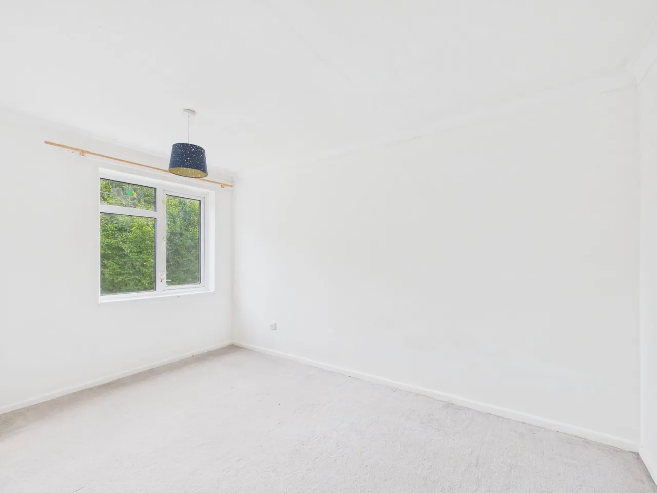 Eliot Close, Liden, SN3, photo 9
