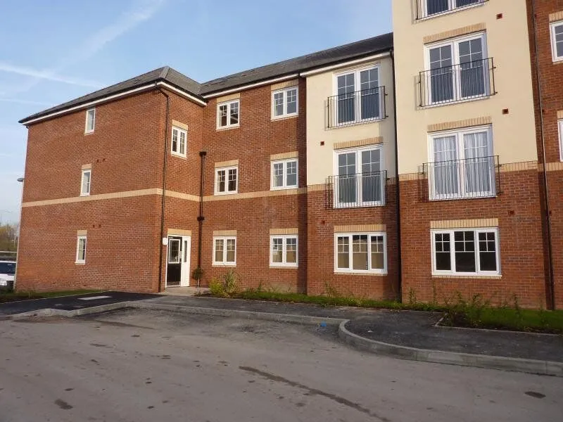 Robinson Road, Ellesmere Port, CH65, photo 13
