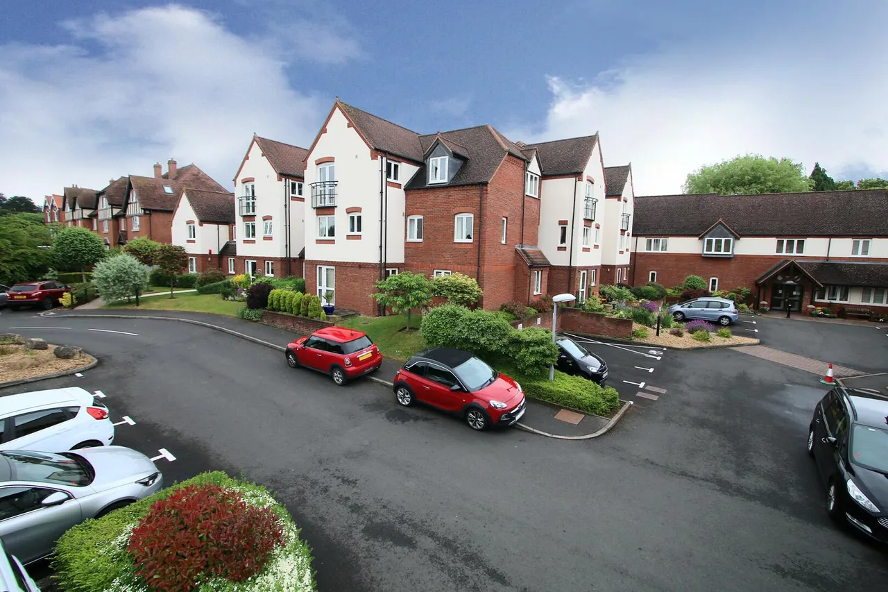 Worcester Road, Hagley, photo 13