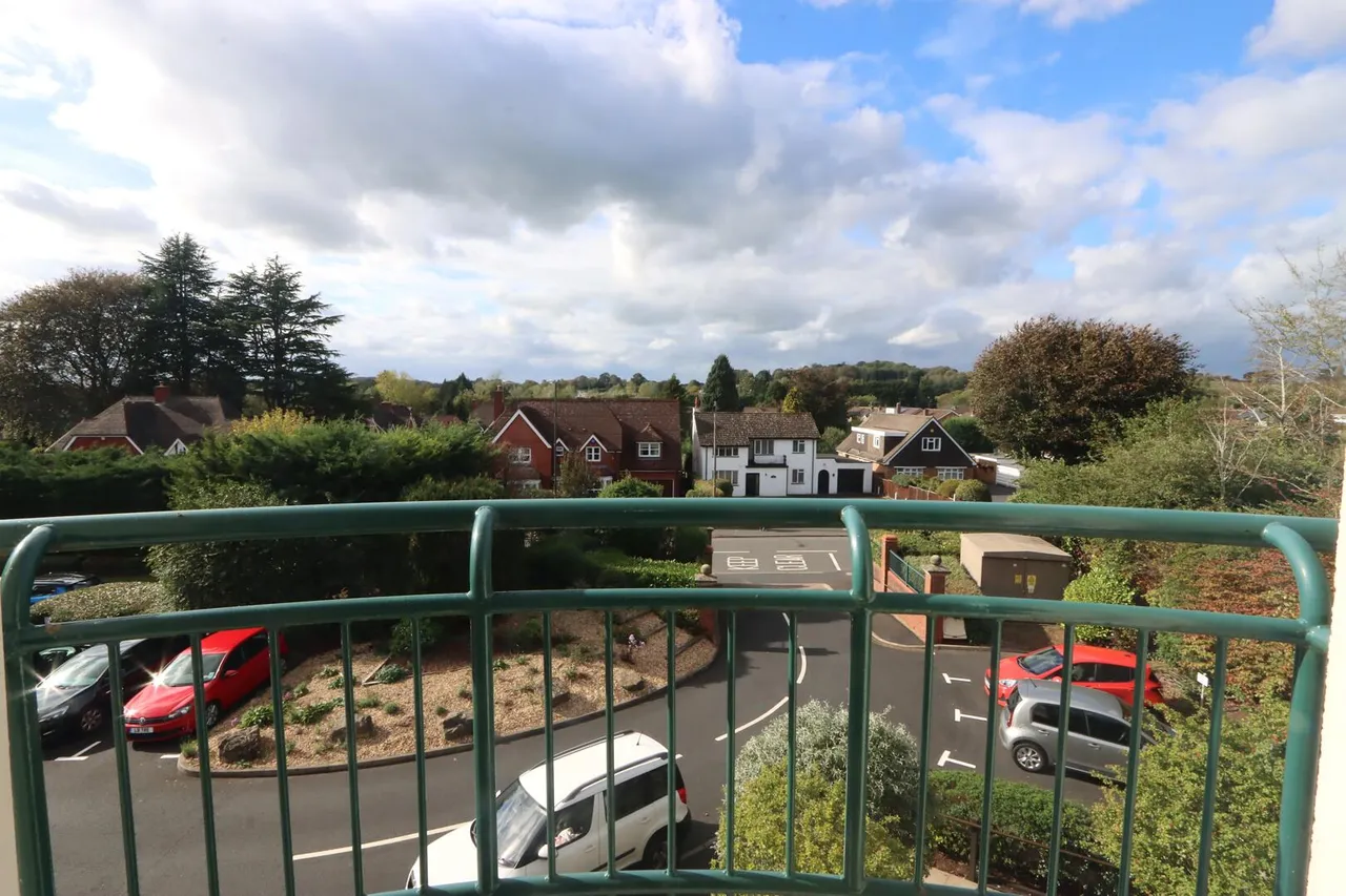 Worcester Road, Hagley, photo 12