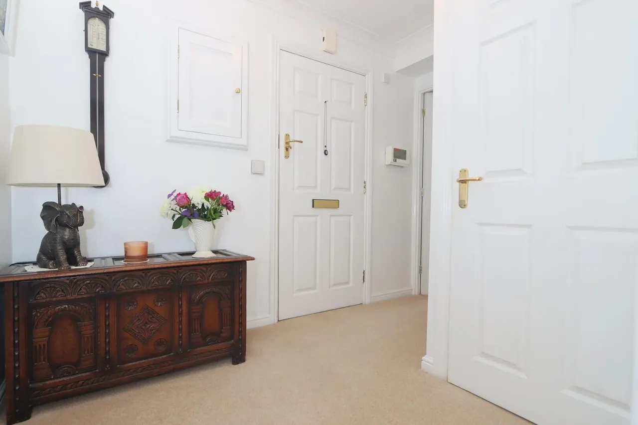 Worcester Road, Hagley, photo 5