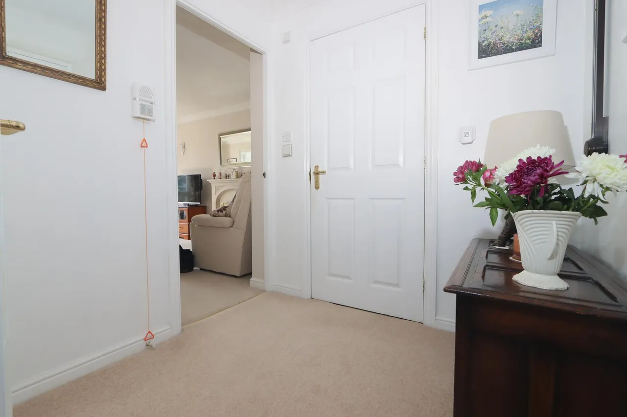 Worcester Road, Hagley, photo 4