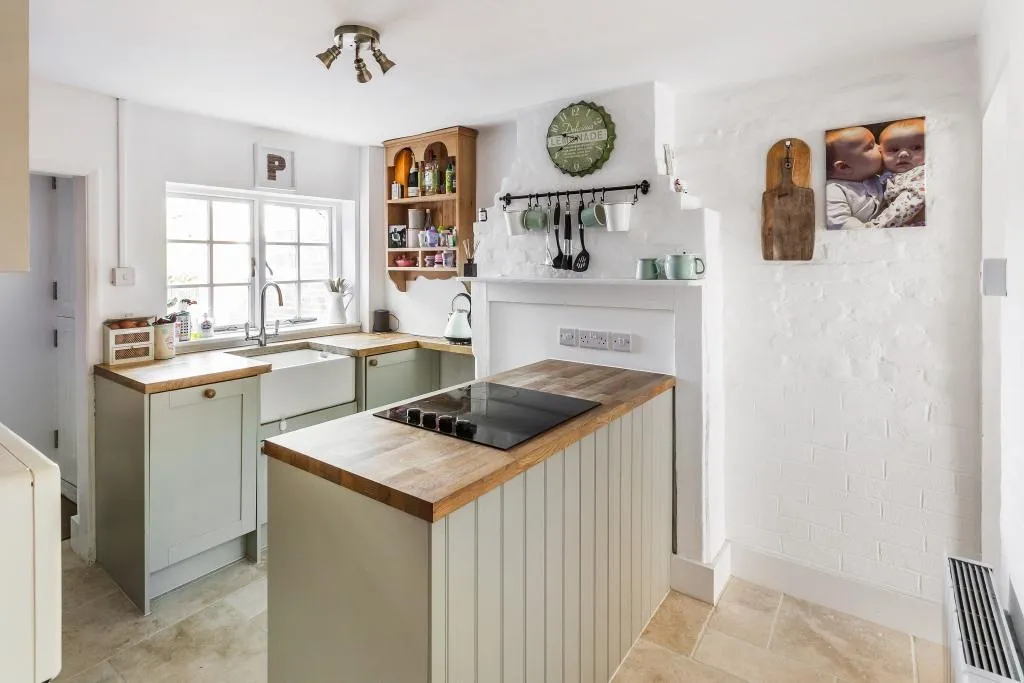 High Street, Great Bookham, KT23, photo 4