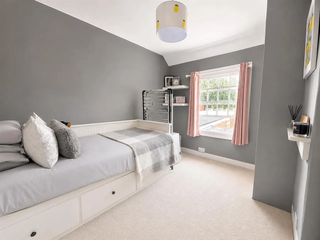 High Street, Great Bookham, KT23, photo 7