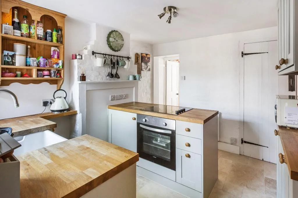 High Street, Great Bookham, KT23, photo 9