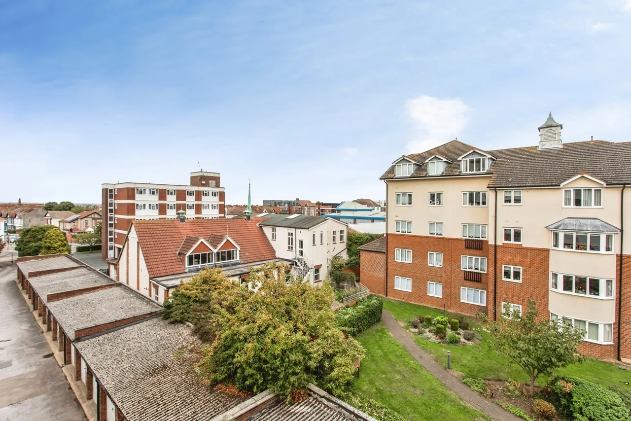 London Road, Westcliff-On-Sea, SS0, photo 17