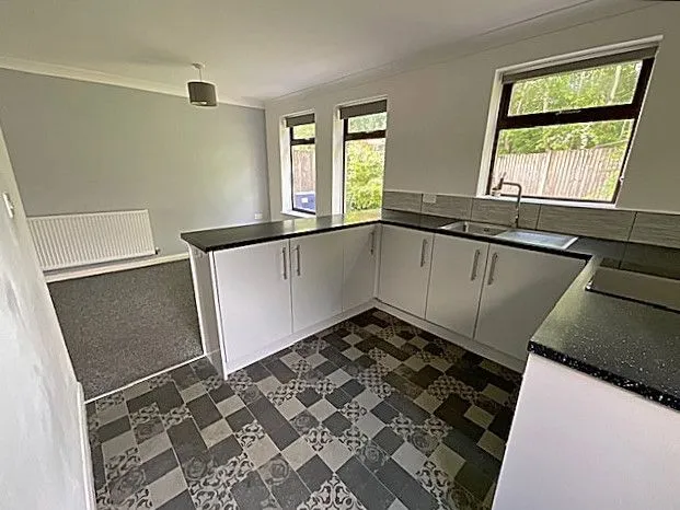 Heronswood Drive, Brierley Hill, DY5, photo 6