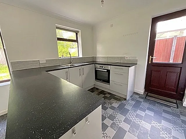 Heronswood Drive, Brierley Hill, DY5, photo 3