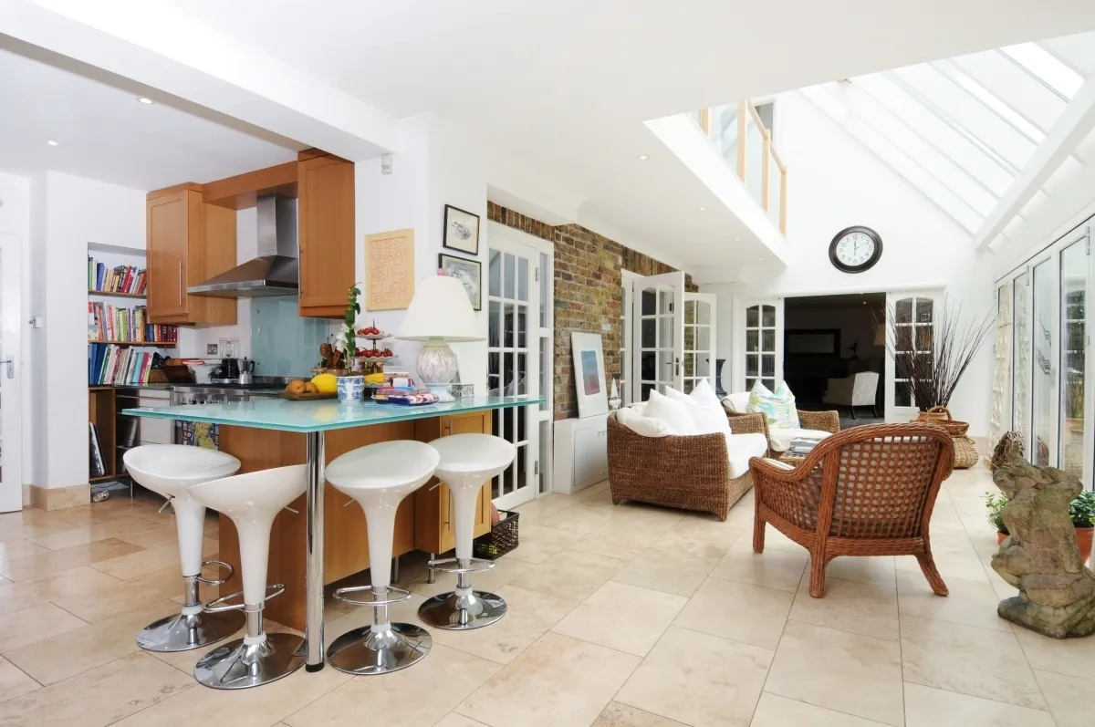 Riverside Drive, Esher KT10, photo 4