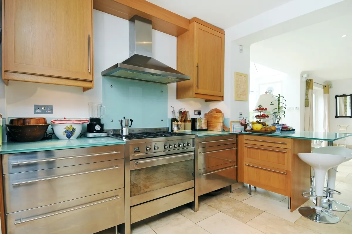 Riverside Drive, Esher KT10, photo 5