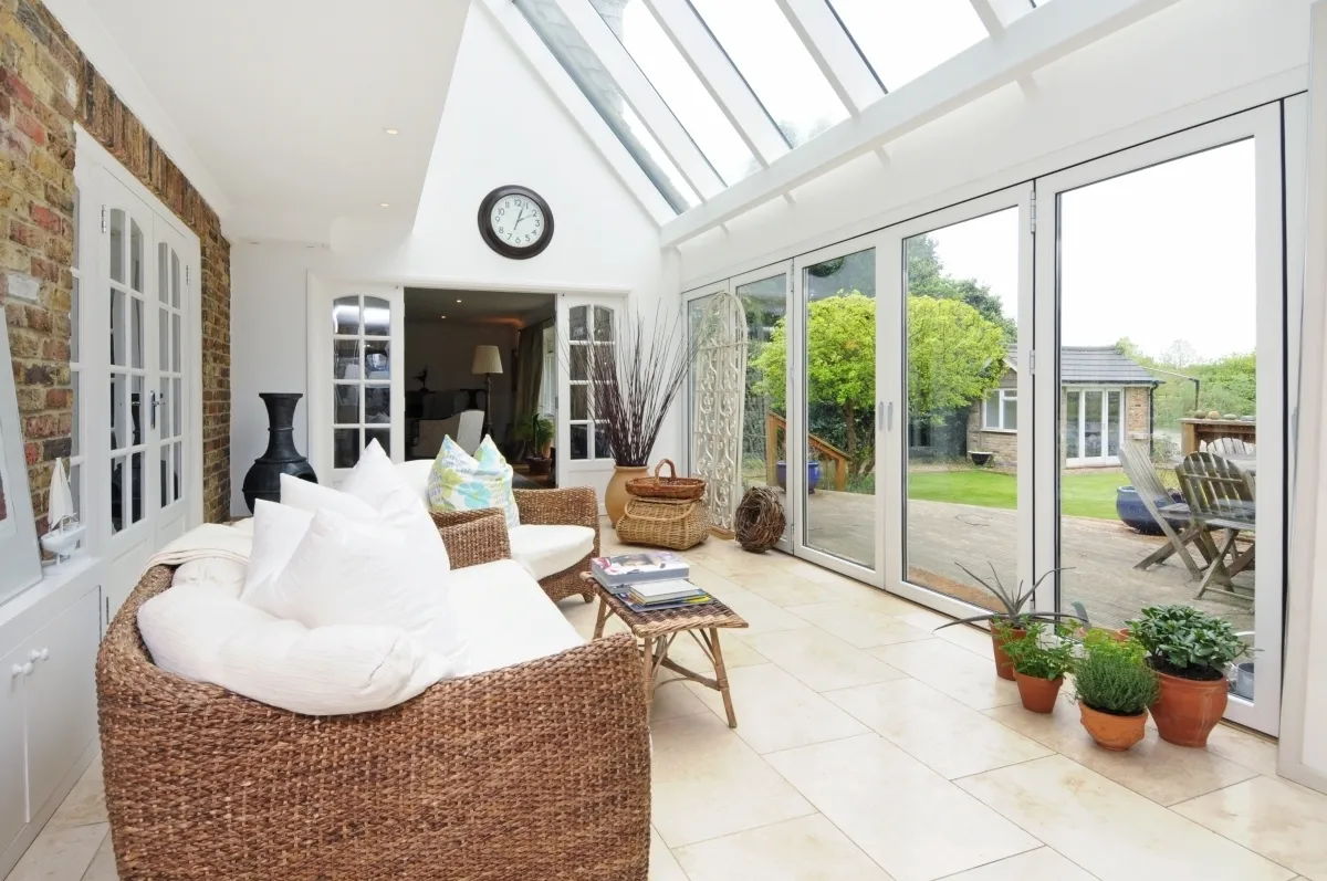 Riverside Drive, Esher KT10, photo 6
