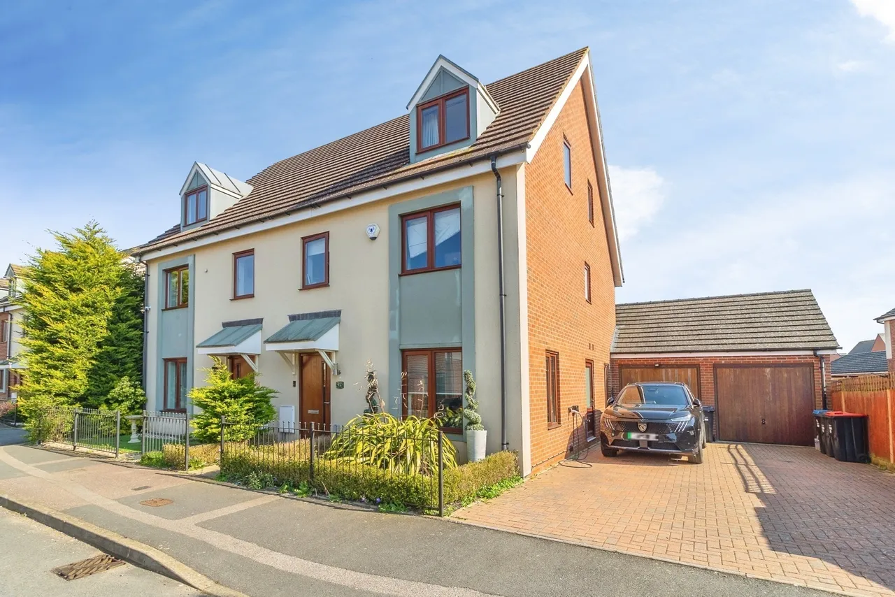 5 bed house for sale, Poppy Avenue, Broughton, MK10