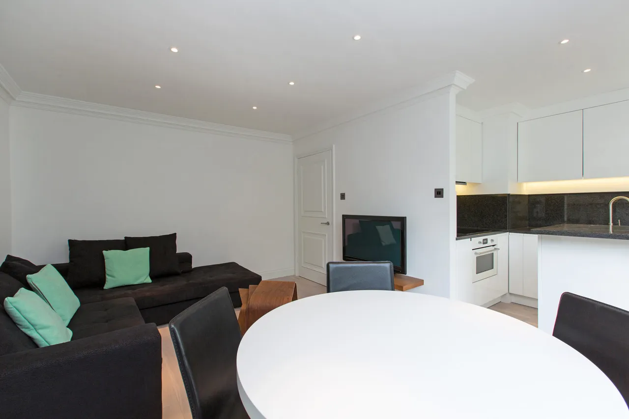 Finchley Road, St John's Wood, NW8, photo 9