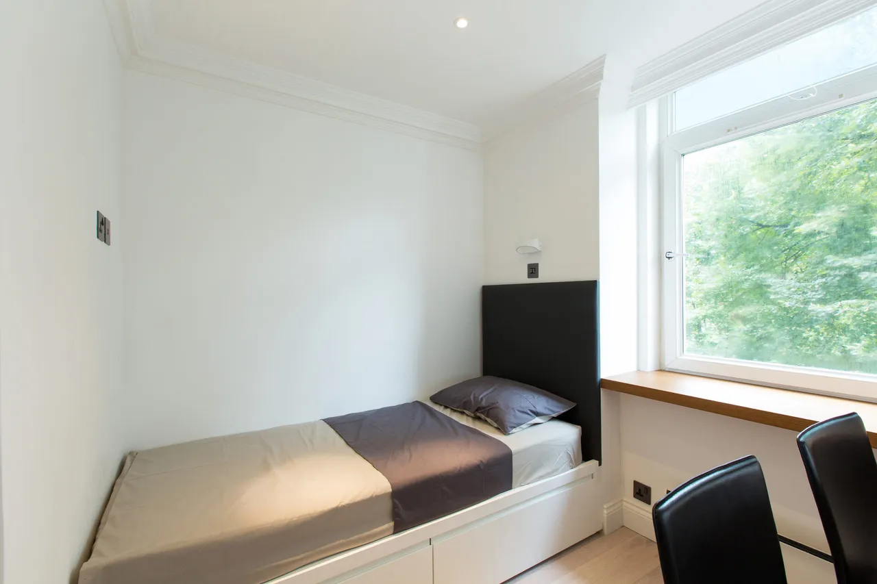 Finchley Road, St John's Wood, NW8, photo 13