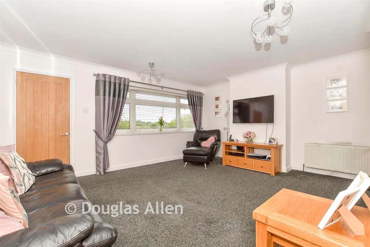 Upper Rainham Road, Hornchurch, RM12, photo 9