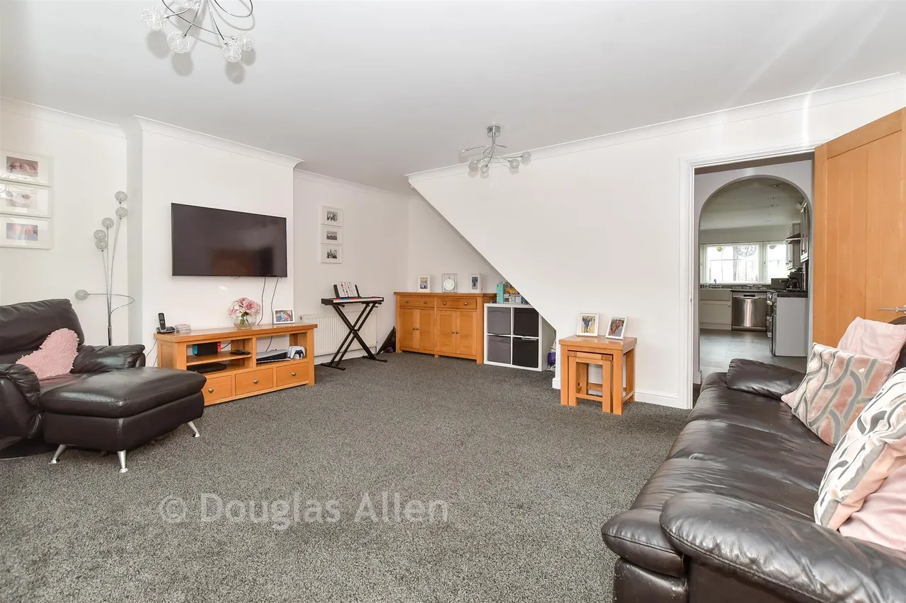 Upper Rainham Road, Hornchurch, RM12, photo 8