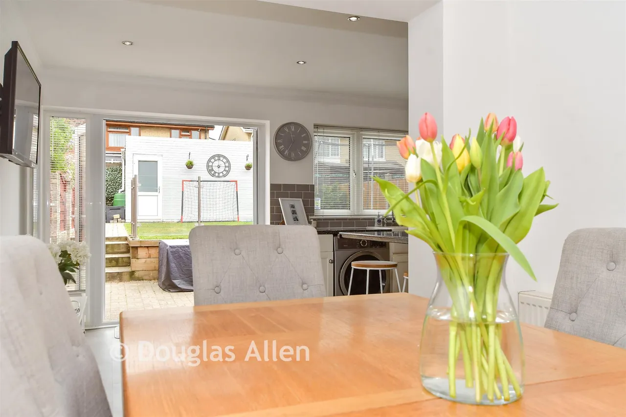 Upper Rainham Road, Hornchurch, RM12, photo 7