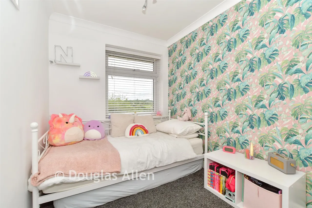 Upper Rainham Road, Hornchurch, RM12, photo 17