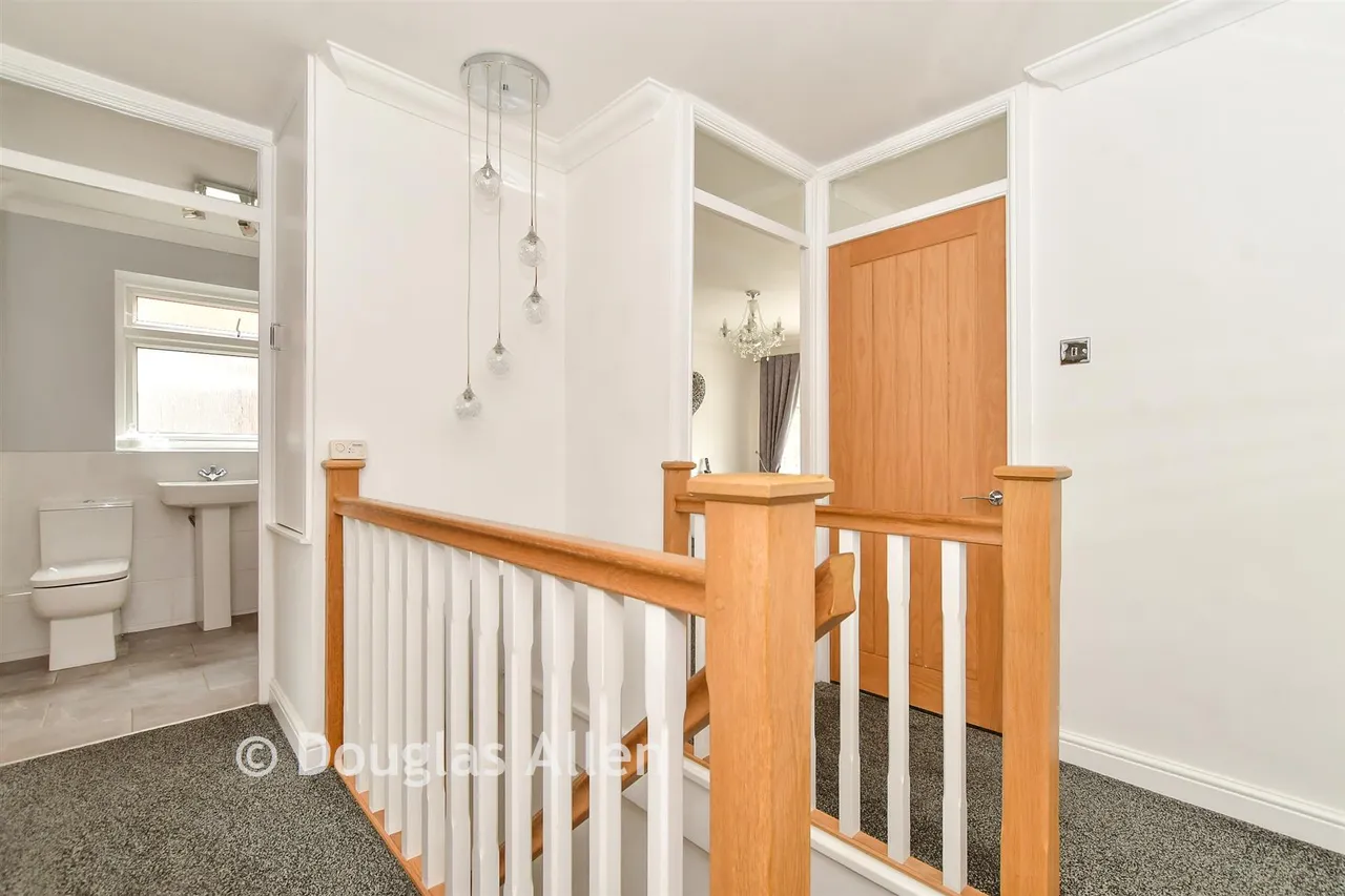 Upper Rainham Road, Hornchurch, RM12, photo 13