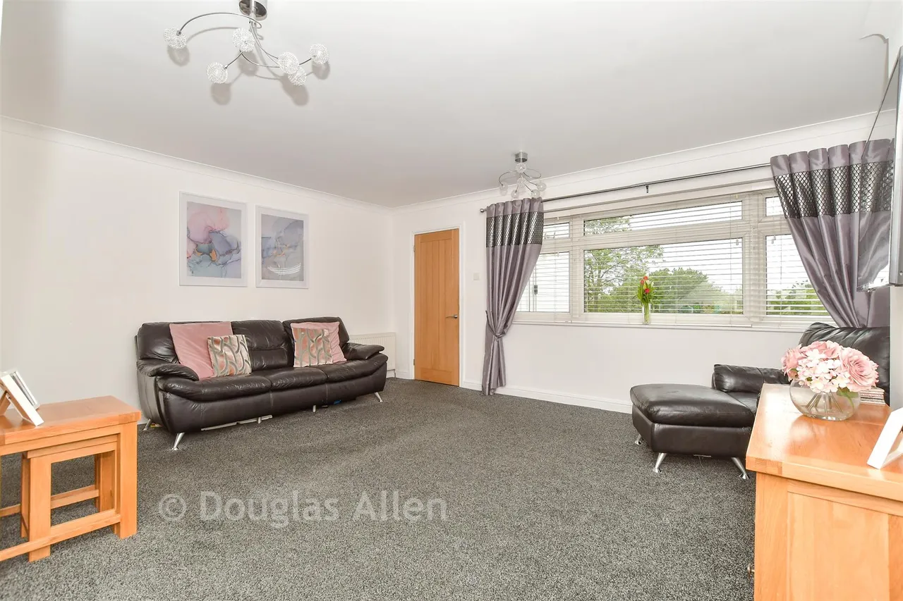 Upper Rainham Road, Hornchurch, RM12, photo 10