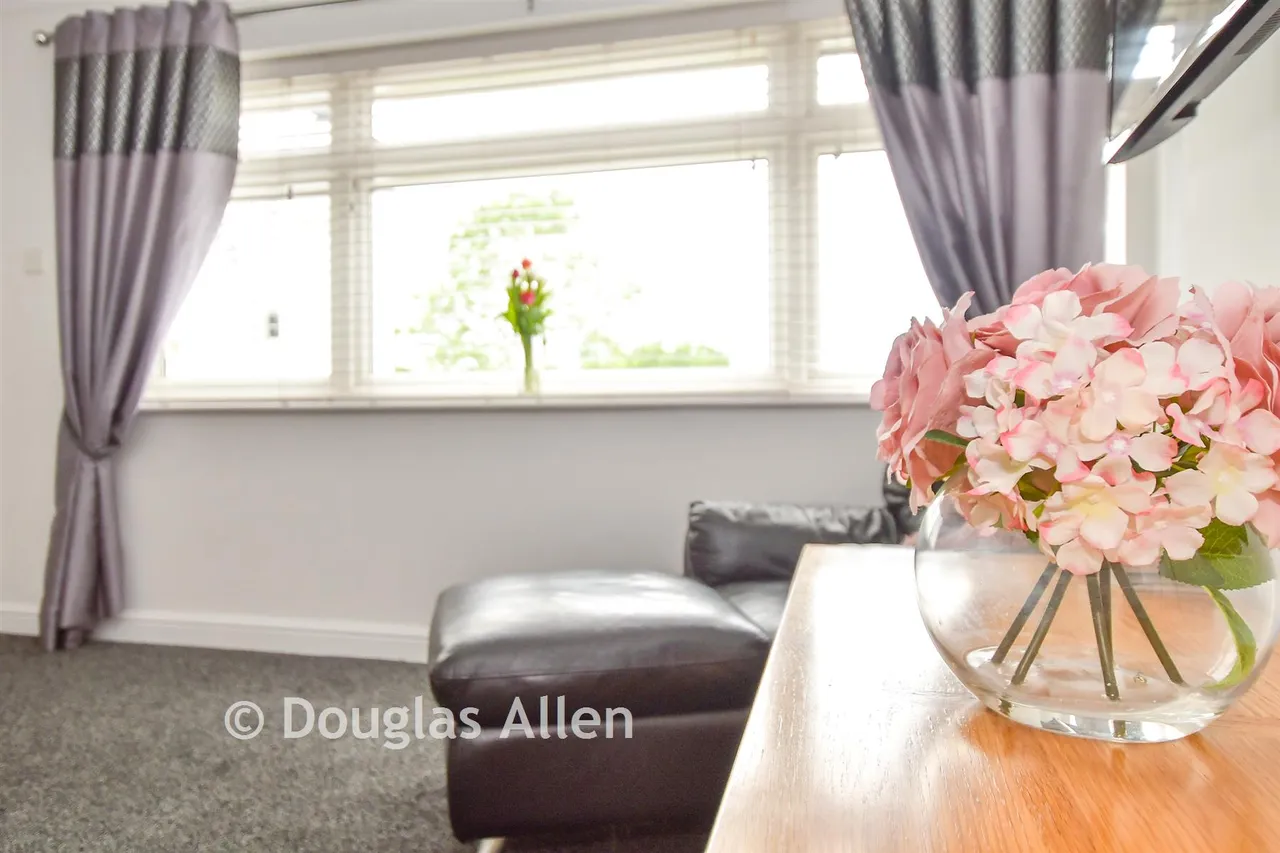 Upper Rainham Road, Hornchurch, RM12, photo 11