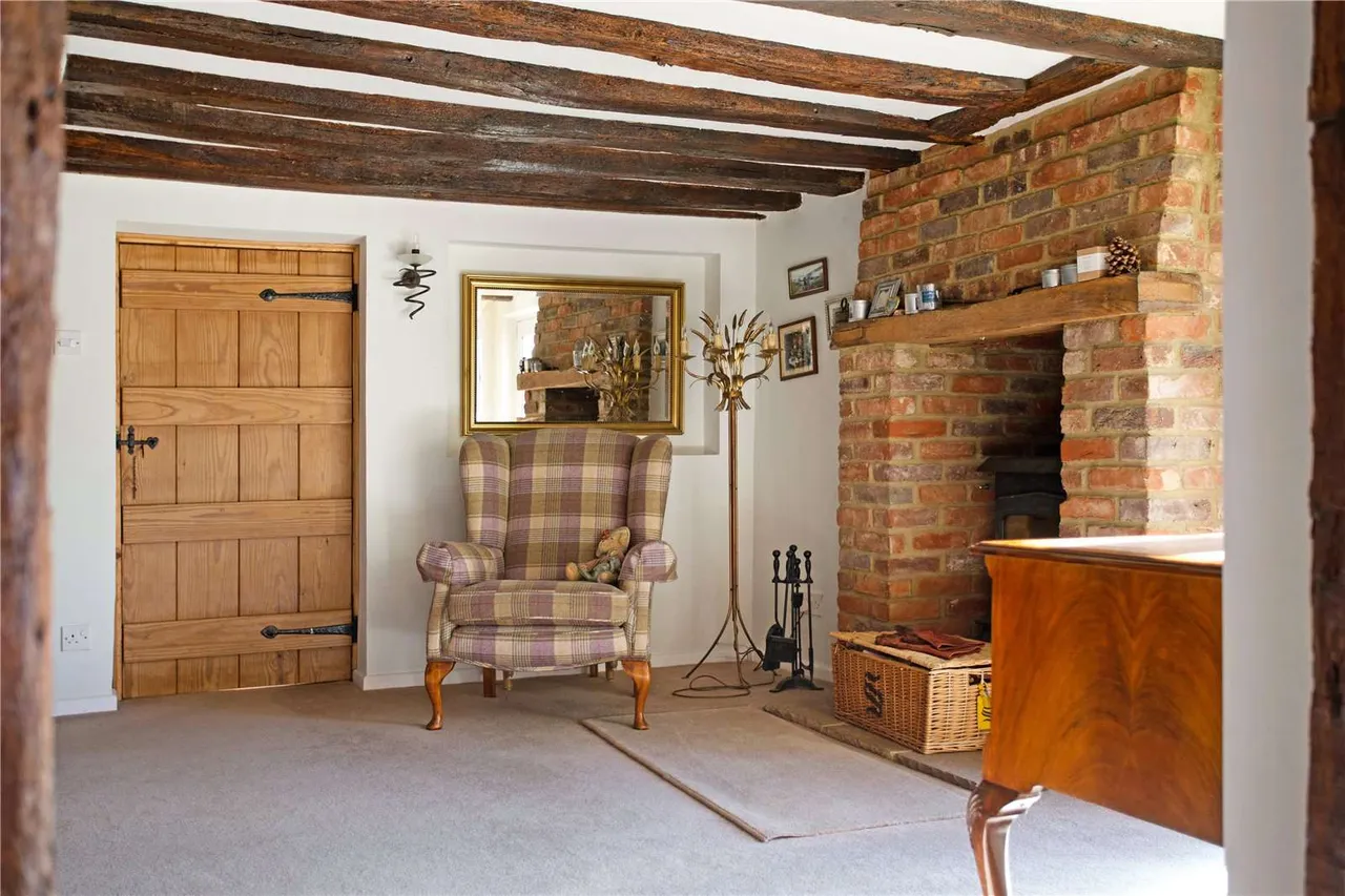 Dagnall, Berkhamsted, Hertfordshire, HP4 1QZ, photo 6