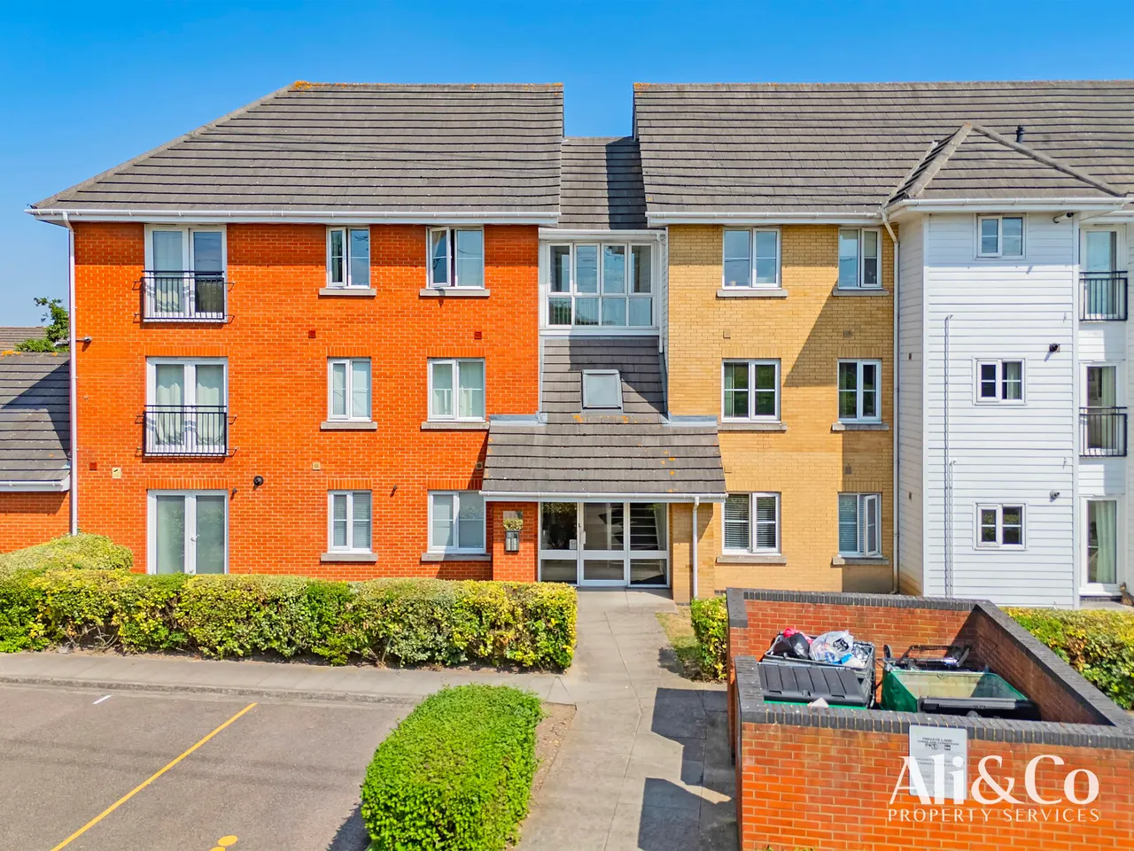 2 bed flat for sale — Fleming Road, Chafford Hundred, Grays, Essex, RM16 6YN