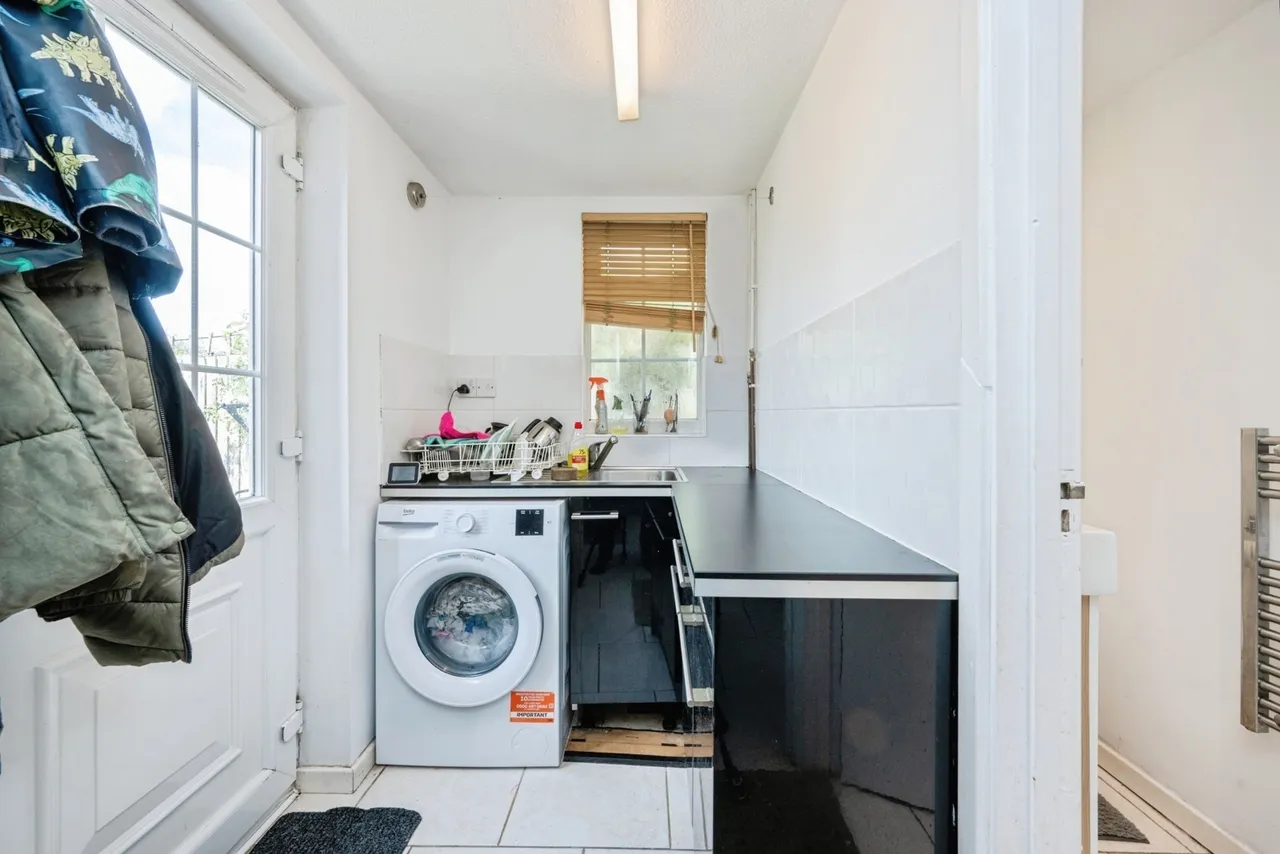 Brampton Close, Bedford, Bedfordshire, MK42, photo 6